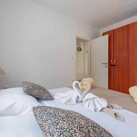 Apartment Beautiful In Na Moru Sveti Petar (Zadar)